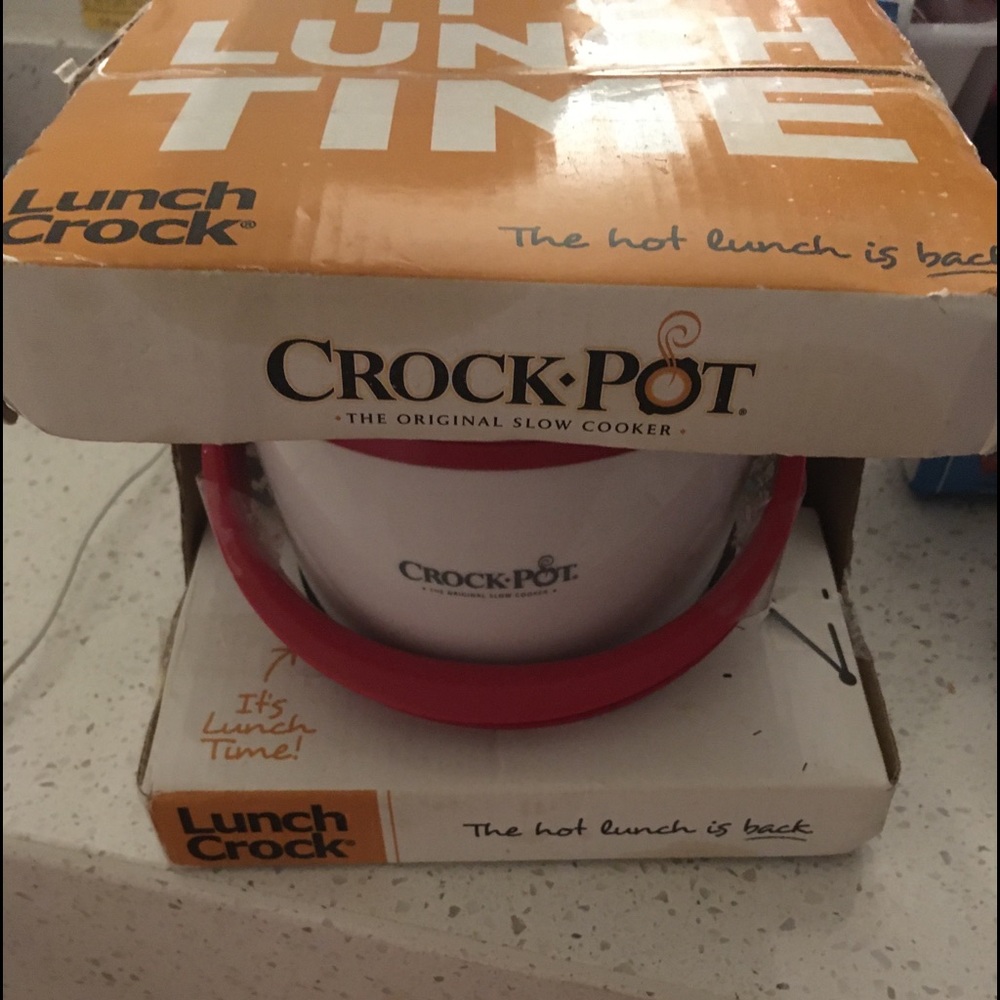 Lunch crock keeps your lunch hot